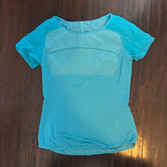 Lululemon blue shirt - Picture 1 of 3